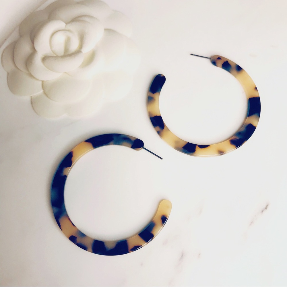 The Josephine Large Blonde Tortoise Hoop Earrings